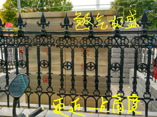 南通风水师姜军所见店铺的四重煞 2017-02-15 何为四重煞？一煞，飞镖密布正对；二煞，燃气总集成汇集在此，危险源必然存在；三煞，灯杆高耸直对；大家疑···
