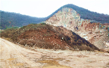 江苏南通风水先生 千里寻龙地 2018-12-30 古代的风水师傅就曾总结过水是山家血脉精，富贵贫贱在水神、山有多高，水有多长、一山一水一圣人，多山多水多豪雄、山水相依，阴阳交媾等之类风水经典，一直影响后世的人们，不论是行走的易经实践者或理论研究者、还是广大群众，可谓深信不疑风水的巨大磁场