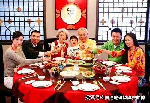 风水师傅,能求平安兴家与财利兴旺乃人生大赢家 2023-07-12 风水上的“平安兴家与求财利”有很大不同地方，如何侧重或区别则是本质的，但是很多朋友们并不知道其中奥妙与精髓。倘若平安兴家与财利兴旺兼得也，此乃人生幸事、福气、赢家！﻿对于很多人，有时是分先后、有时来的皆晚、有时需侧重对待！风水上就是如此，看所处什么阶段、看什么样事情、看什么样的需求等，关键看人的因素