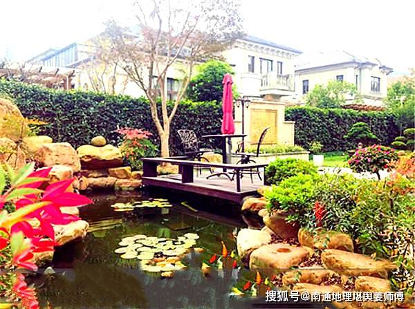 风水师傅说别墅院子改造有窍门 2023-05-09 风水师傅经常看到一些风水，因觉得有一定的代表性或者这个风水案例对一些住宅朋友能有所帮助，就会拿出来聊···
